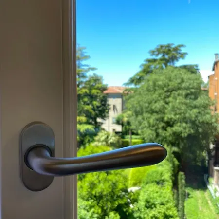 Queen Luxury Sanificato Ozono Apartment Verona